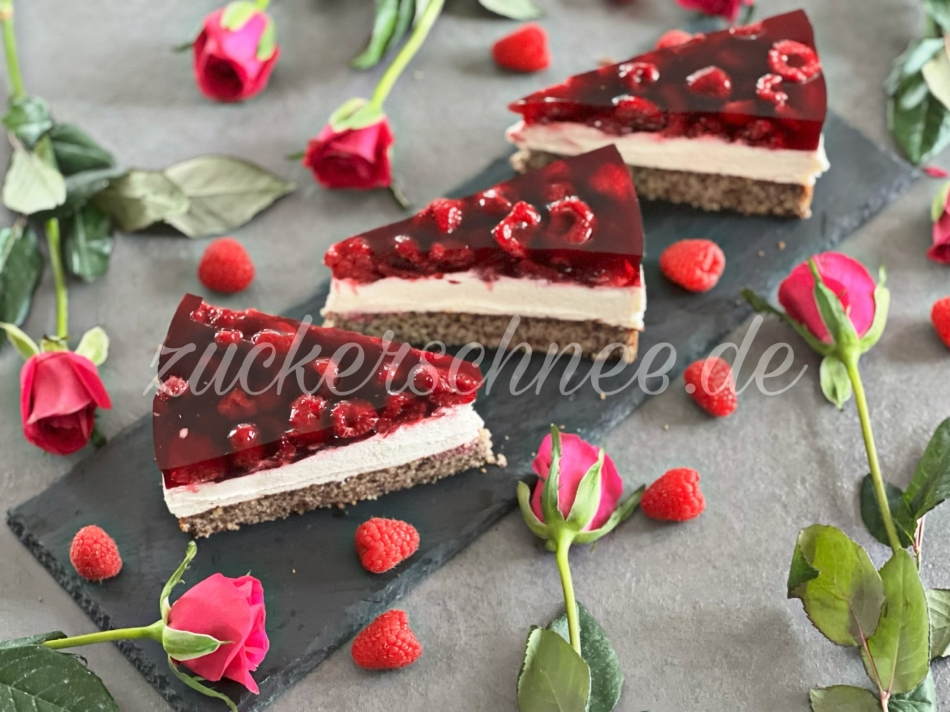 Himbeer-Mascarpone-Torte mit Nussboden