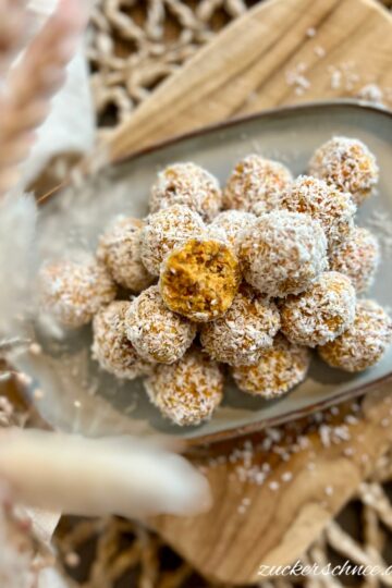 Bliss Balls mit Karotten und Kokos