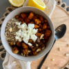 Proteinreiche Bowl mit Tofu Süßkartoffel Feta Quinoa