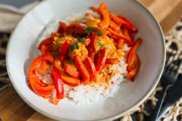 Schnelle Paprika Hähnchen Pfanne mit Reis