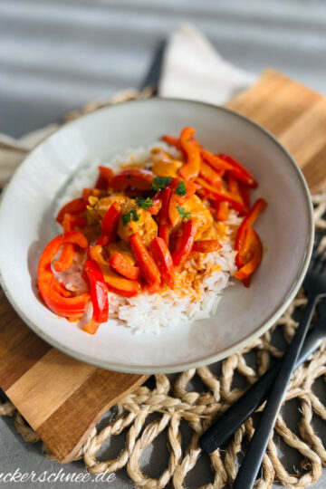 Schnelle Paprika Hähnchen Pfanne mit Reis