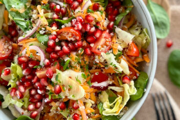 Quinoasalat mit Granatapfel und Honig Senf Dressing