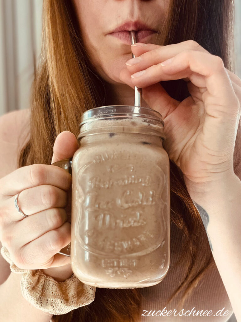 gesunder Schokoshake gegen Heißhunger auf Süßes