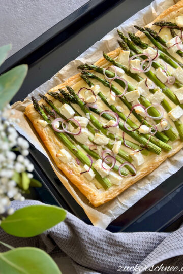 einfacher Spargelkuchen mit Blätterteig