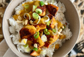 Hähnchen Bowl mit Erdnusssoße Rezept