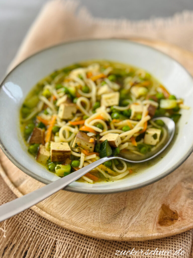Tofu Suppe mit Gemuese